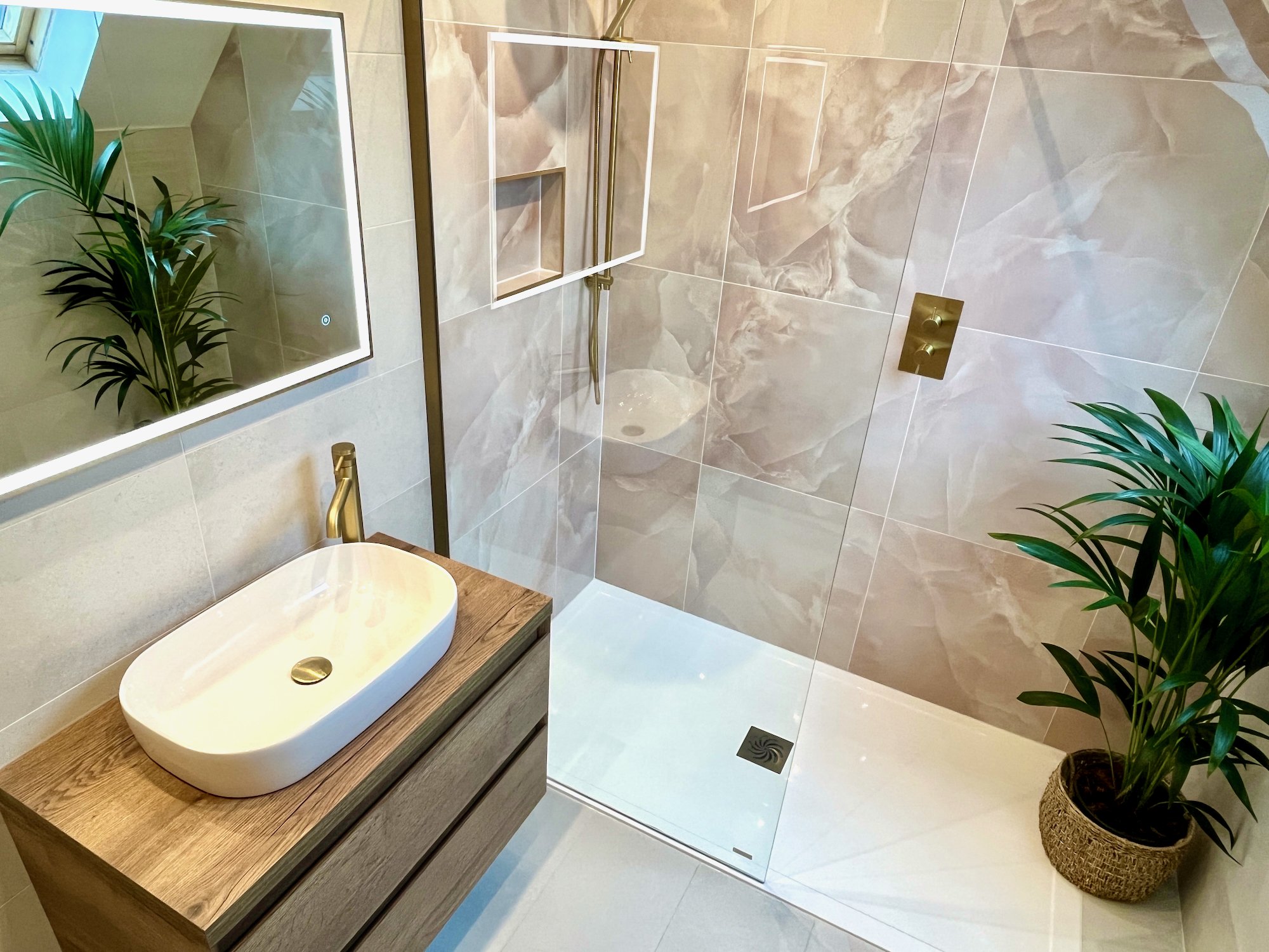 TM25 Shower Tray Square - 1.jpeg