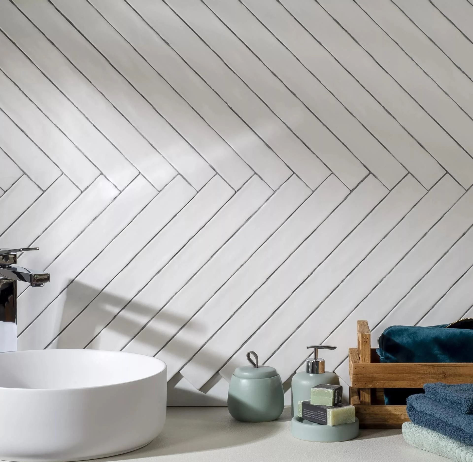Loki White Matt Ceramic £65.76.jpeg