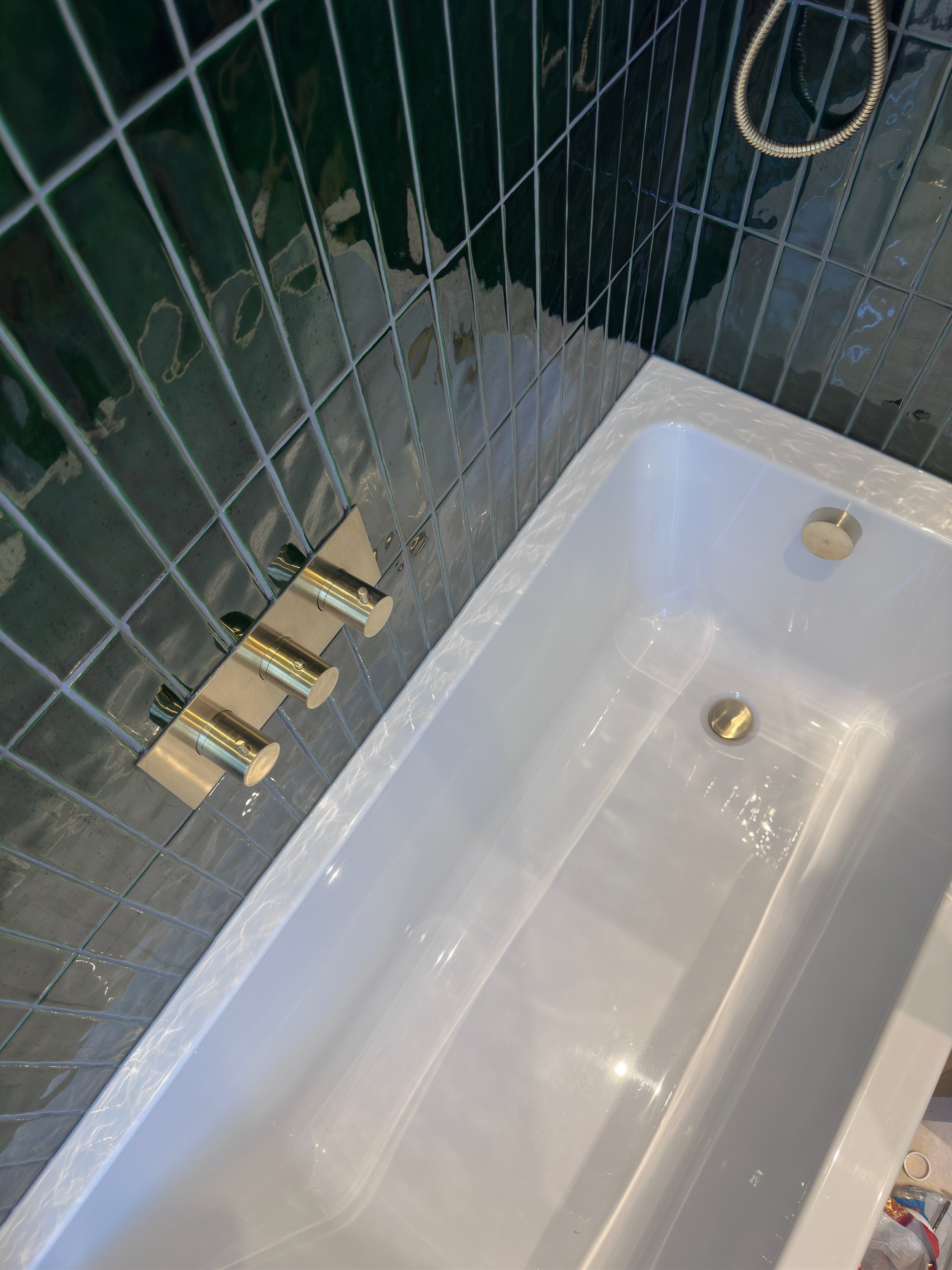 Baths with Extrofill Tapless Bath Filler Wastes - 1 (1).jpeg