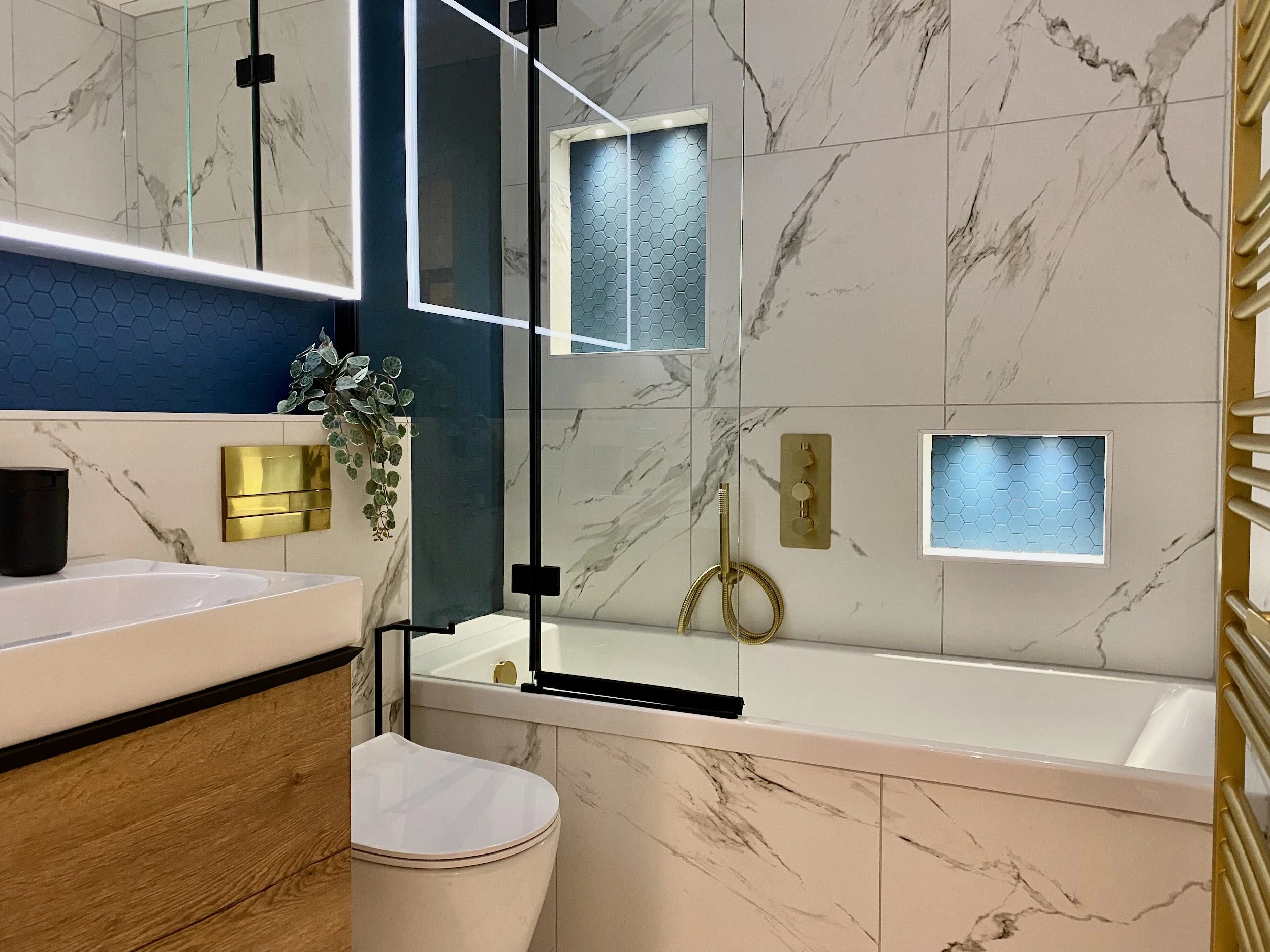 Baths with tapless bath fillers