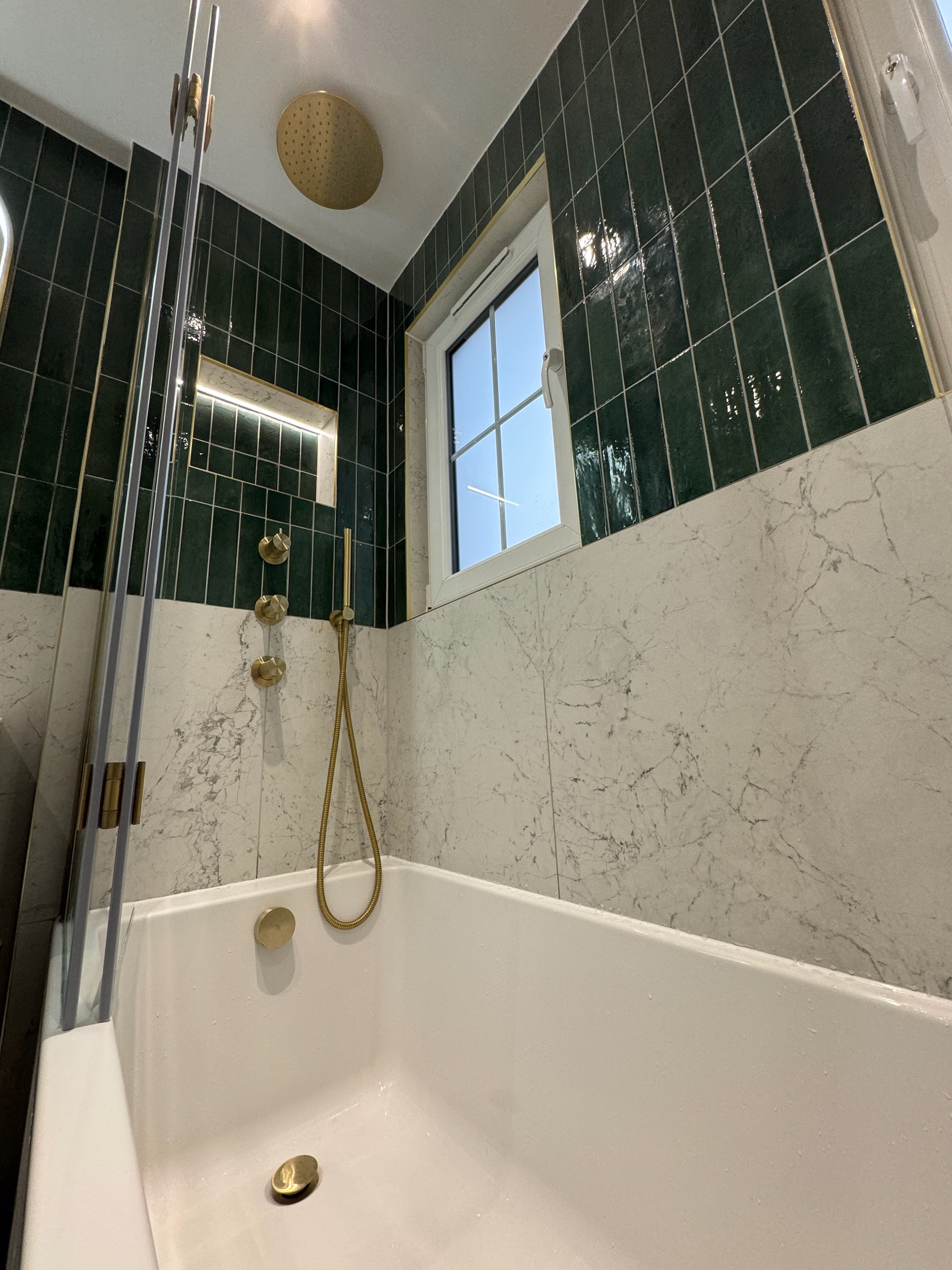 Baths with Extrofill Tapless Bath Filler Wastes - 2 (1).jpeg