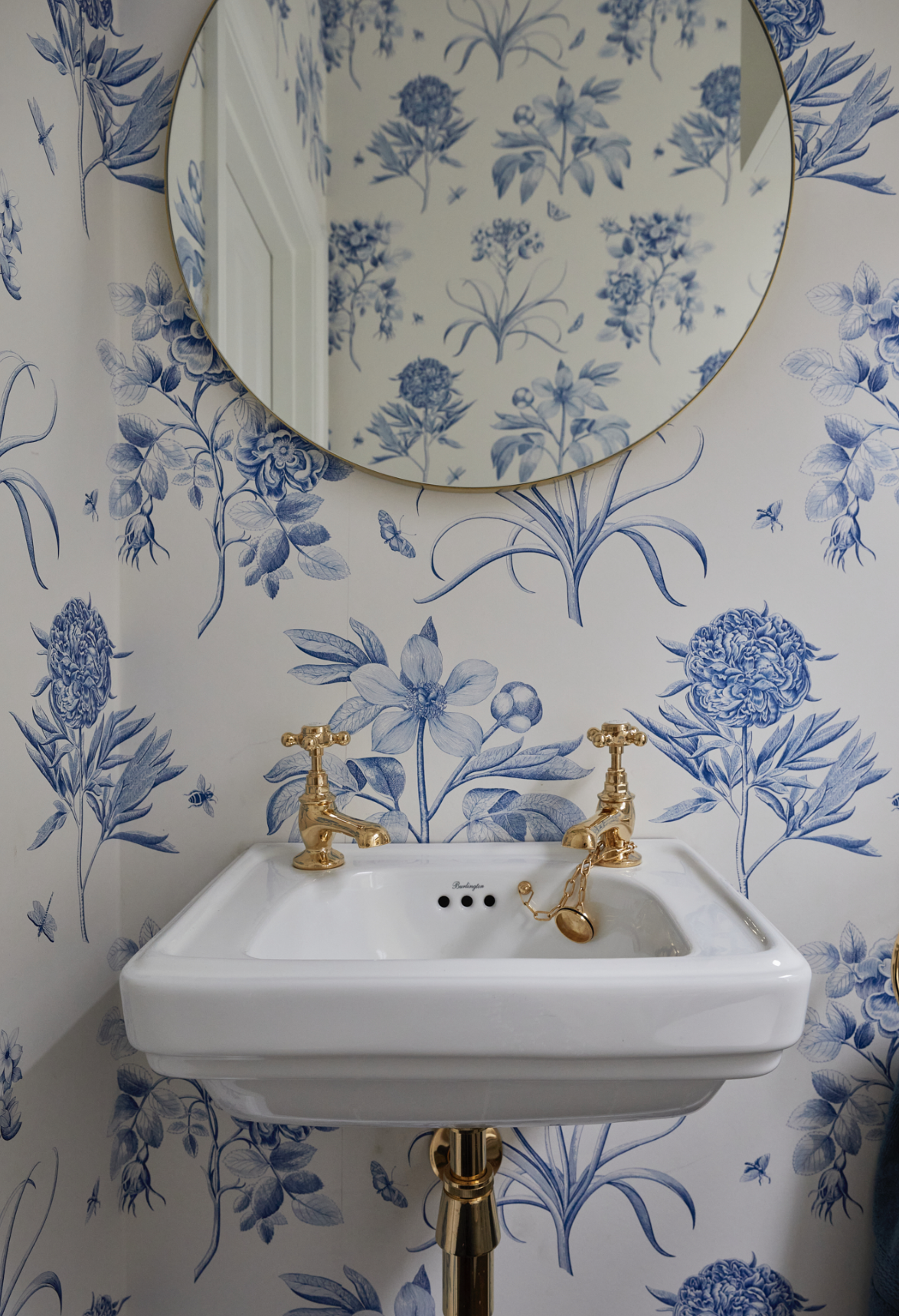 Traditional Cloakroom Ideas with Wallpaper and Brass Taps.png
