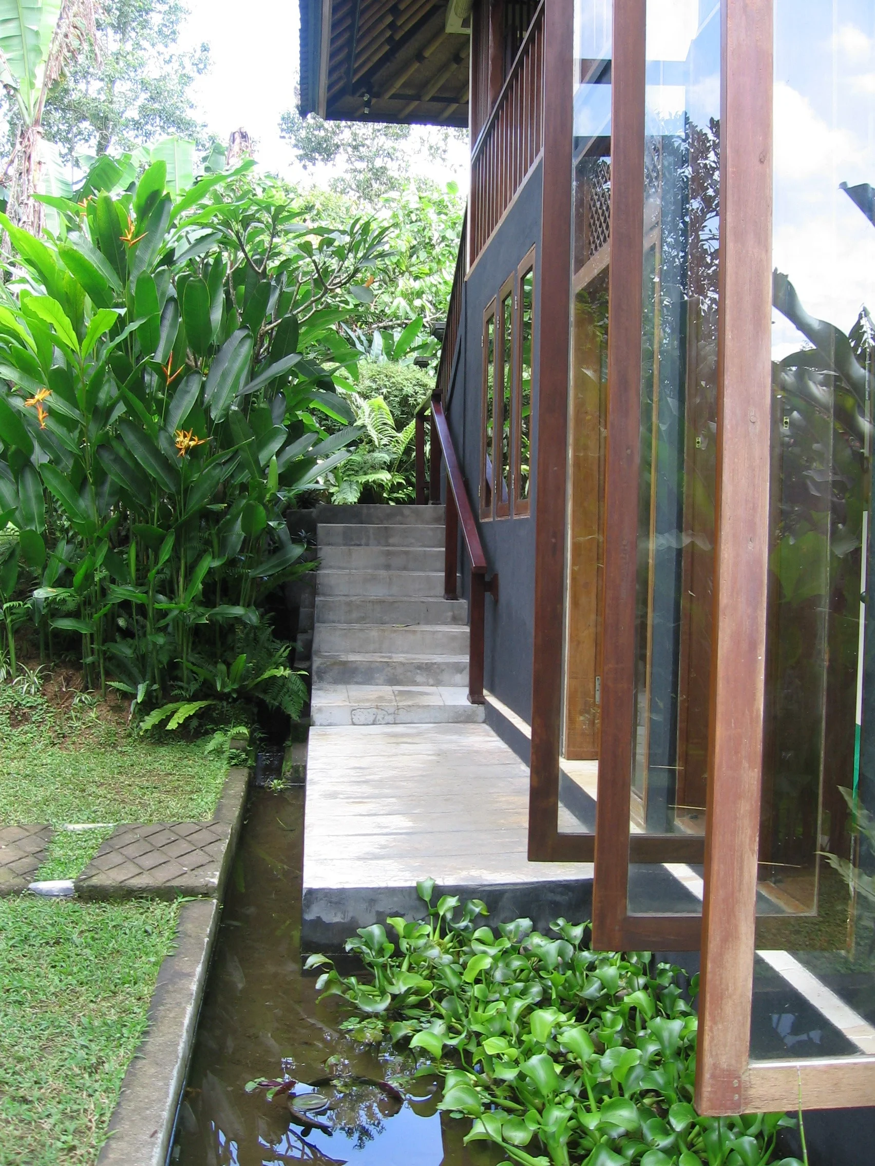 03 Rumah Coklat Outside (12).jpg