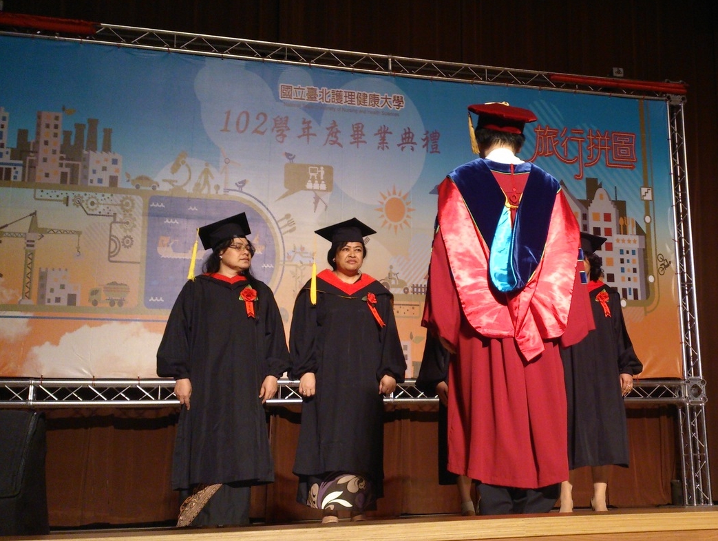 Graduating Tuvaluan Student Ms. Uesepa Malaitia Michael/吐瓦魯畢業生Uesepa Malaitia Michael小姐