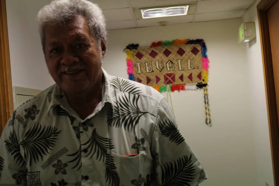 Hon. Leneuoti Maatusi/ 衛生部部長馬圖西