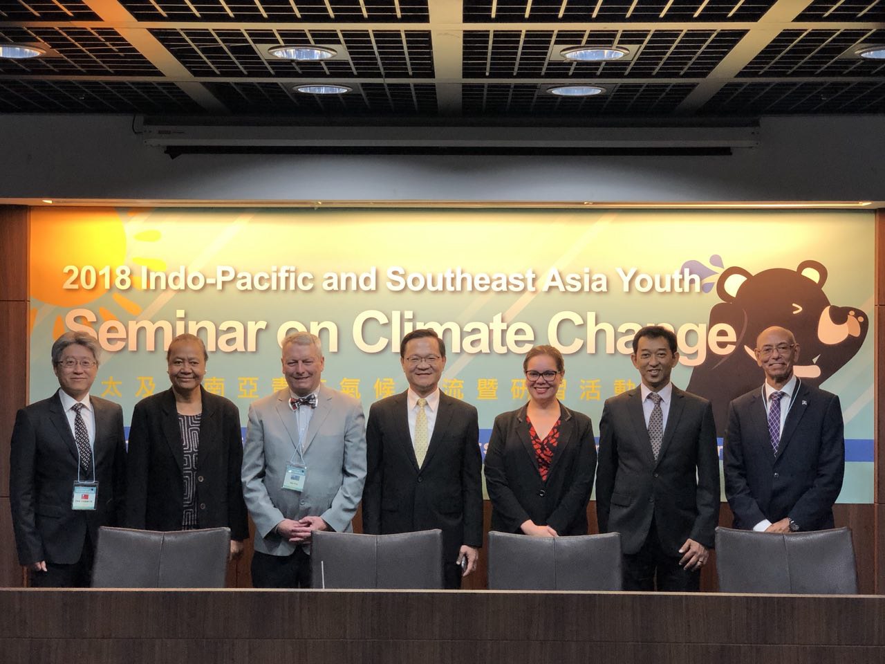 H.E. Limasene Teatu with Dr. Ian Fry, Director-General Mr. Lincoln Yao-Chun Ting, NZCIO Deputy Director, Tupe Solomon-Tanoai, Deputy Representative and Director of Economics, Anwar Udzir, and Mr. Carlos Fuller.