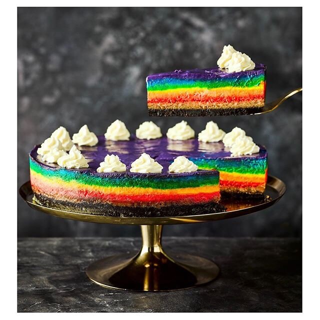 🌈 Celebrating #globalpride the cheesecake way 🙌🏽 🌈. Awesome recipe by @lulugrimes over on the @bbcgoodfood website - photo by @mikeenglishphoto and props @forks_and_knives 🌈 .
.
.
:
.
.
.
.
:
.
#cheesecake #cake #instabake #instabaking #instafee