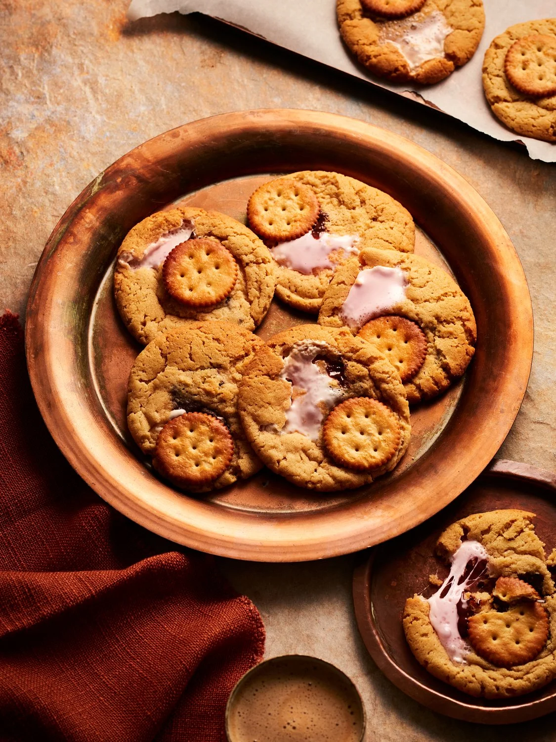 BBCGoodFood_NADIYA_SMORES_COOKIES_193.jpg