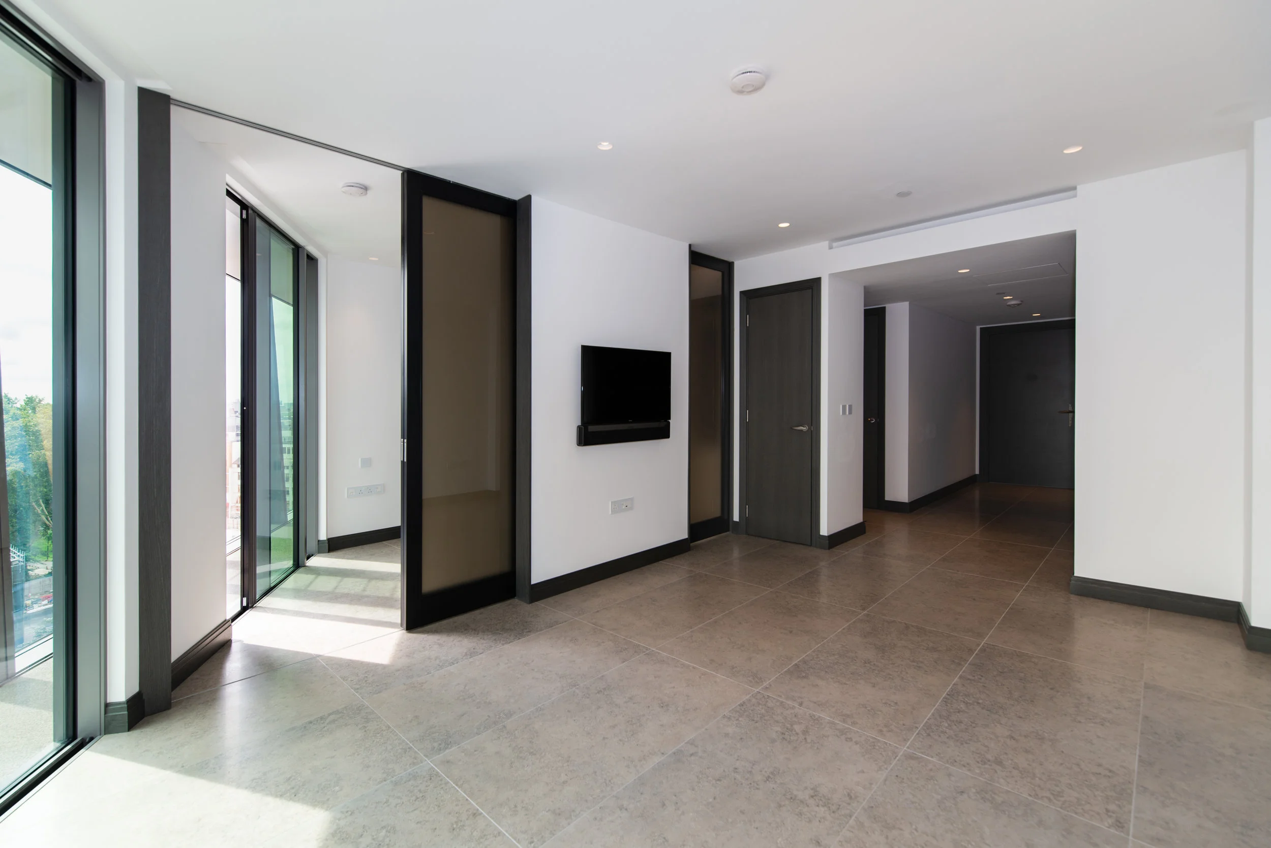 Flat 56 1058 One Blackfriars-4.jpg