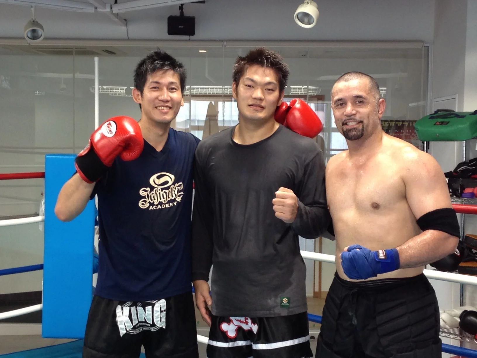  Jayson as a Sparring Partner for Shimizu helping for his RISE Heavyweight Title Match 