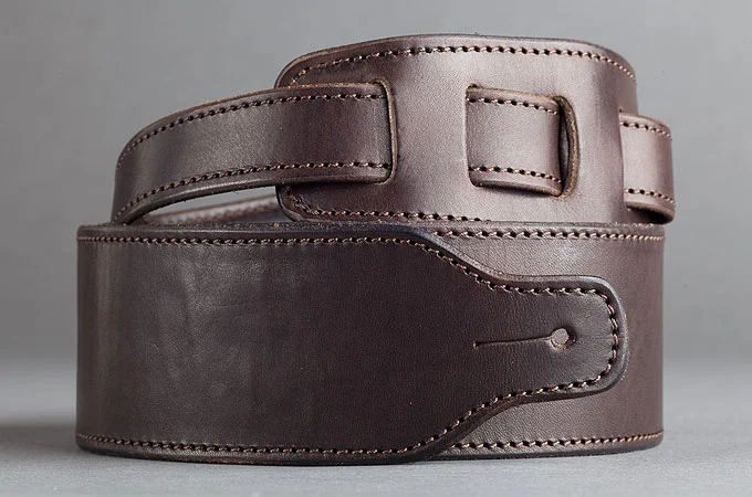 BROWN TABLESS