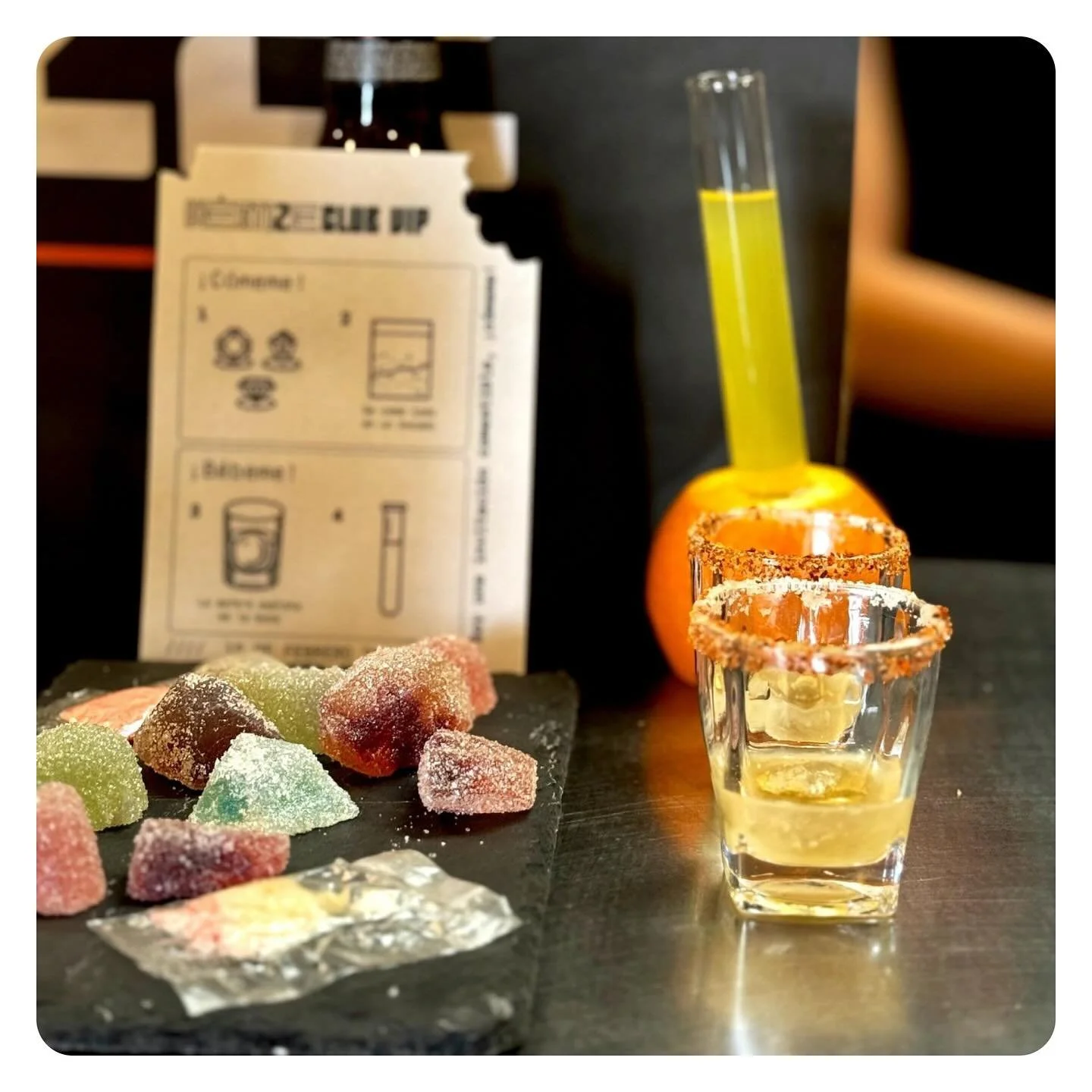 V&Eacute;RTIZE CLUB &mdash; una rave comestible del futuro

So here&rsquo;s the story: as part of the Food Event module in my Master in Food Design at IED Kunsthal Bilbao, we got this brief&mdash;create a multisensory food experience that helps a sli