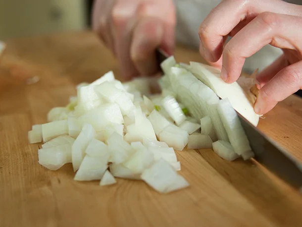 choppingonions.jpg