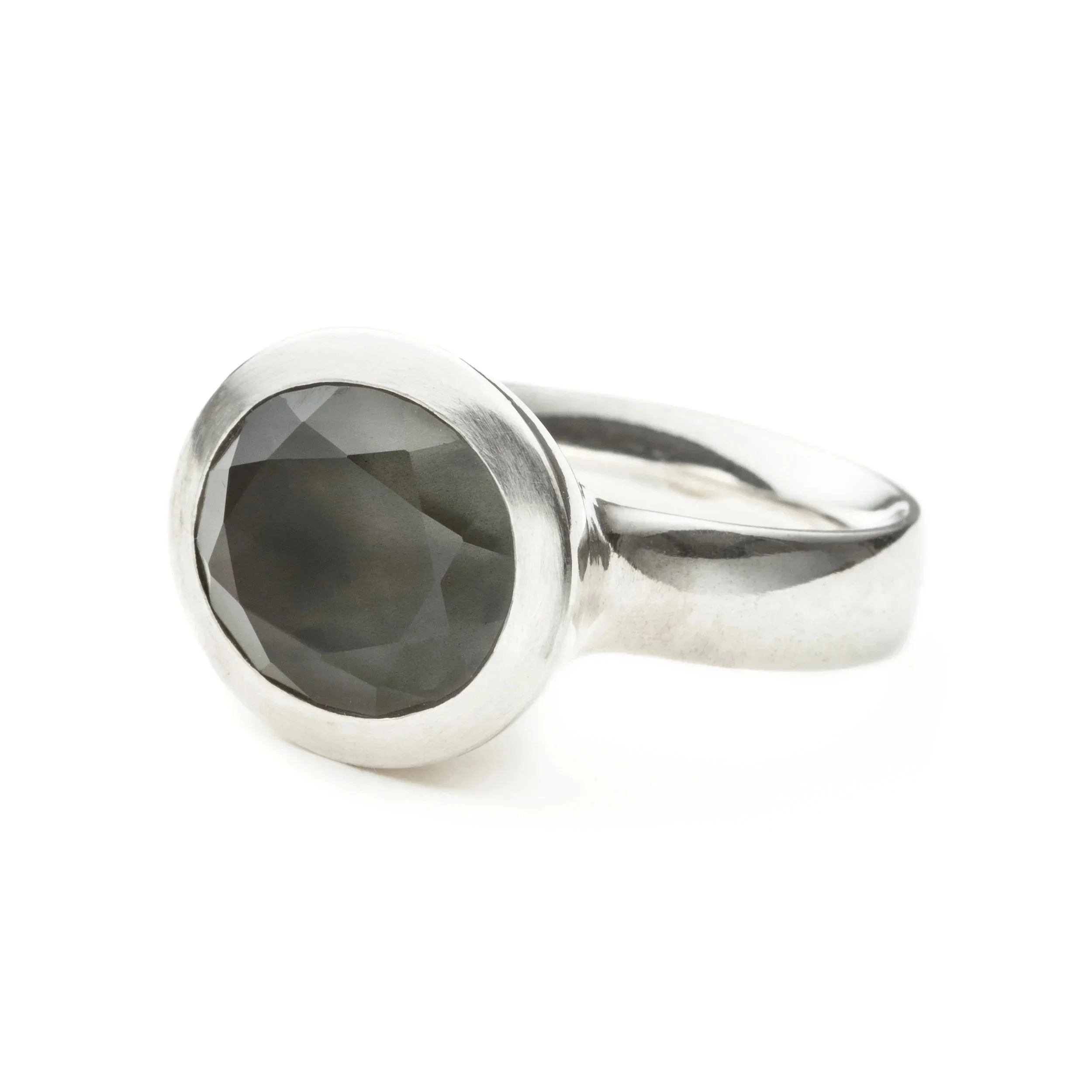 Ring-Pastellos-grau-Mondstein.jpg