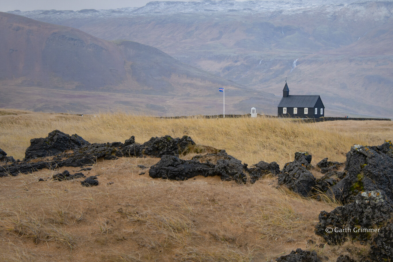 Black church, Budir