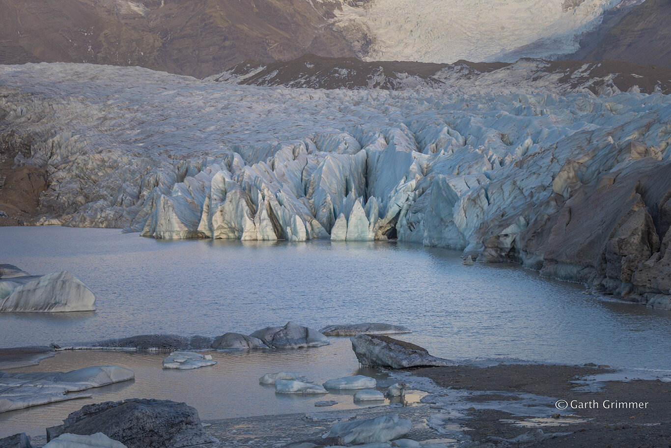 Svinafellsjokull glacier