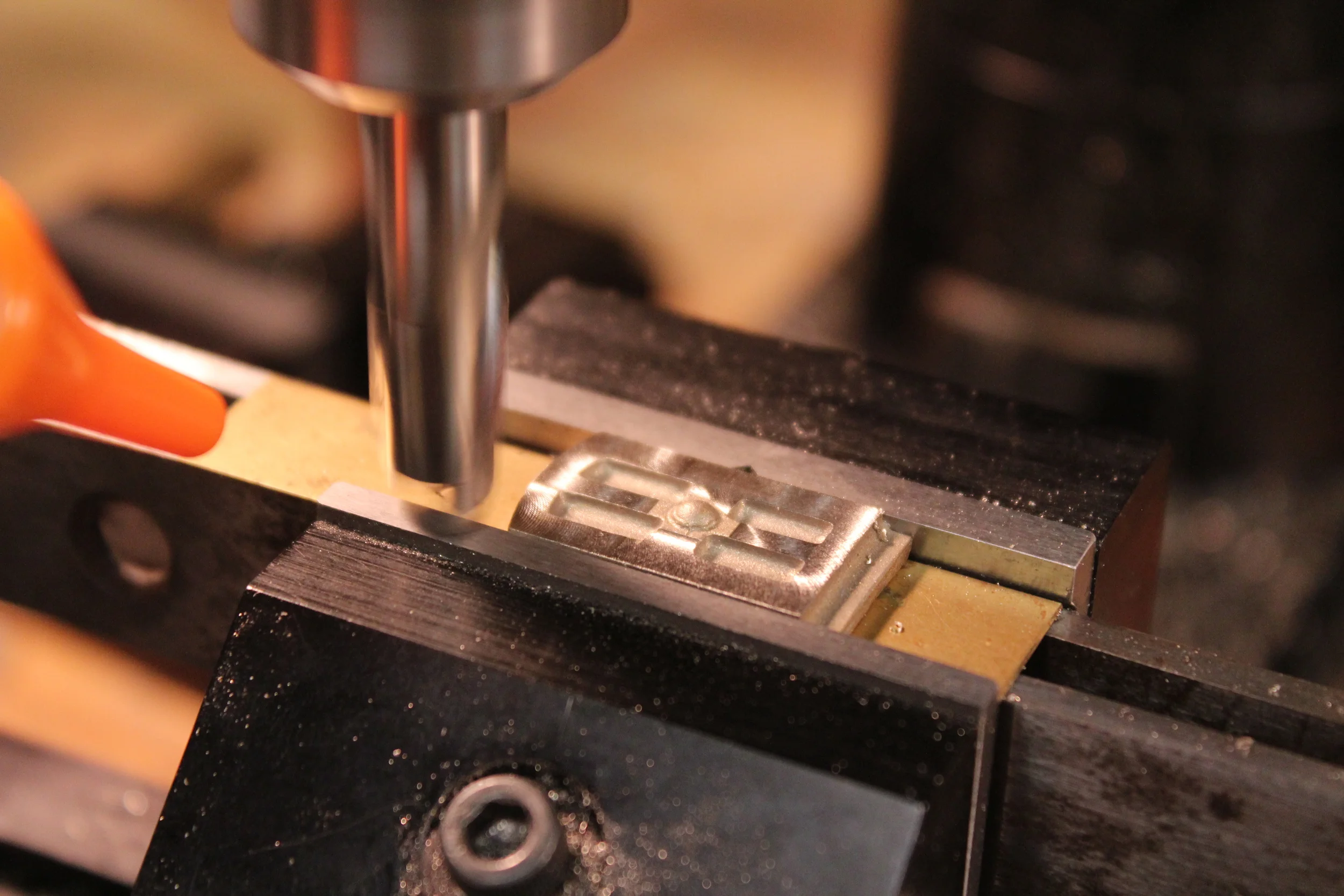Establishing a flat on the part.