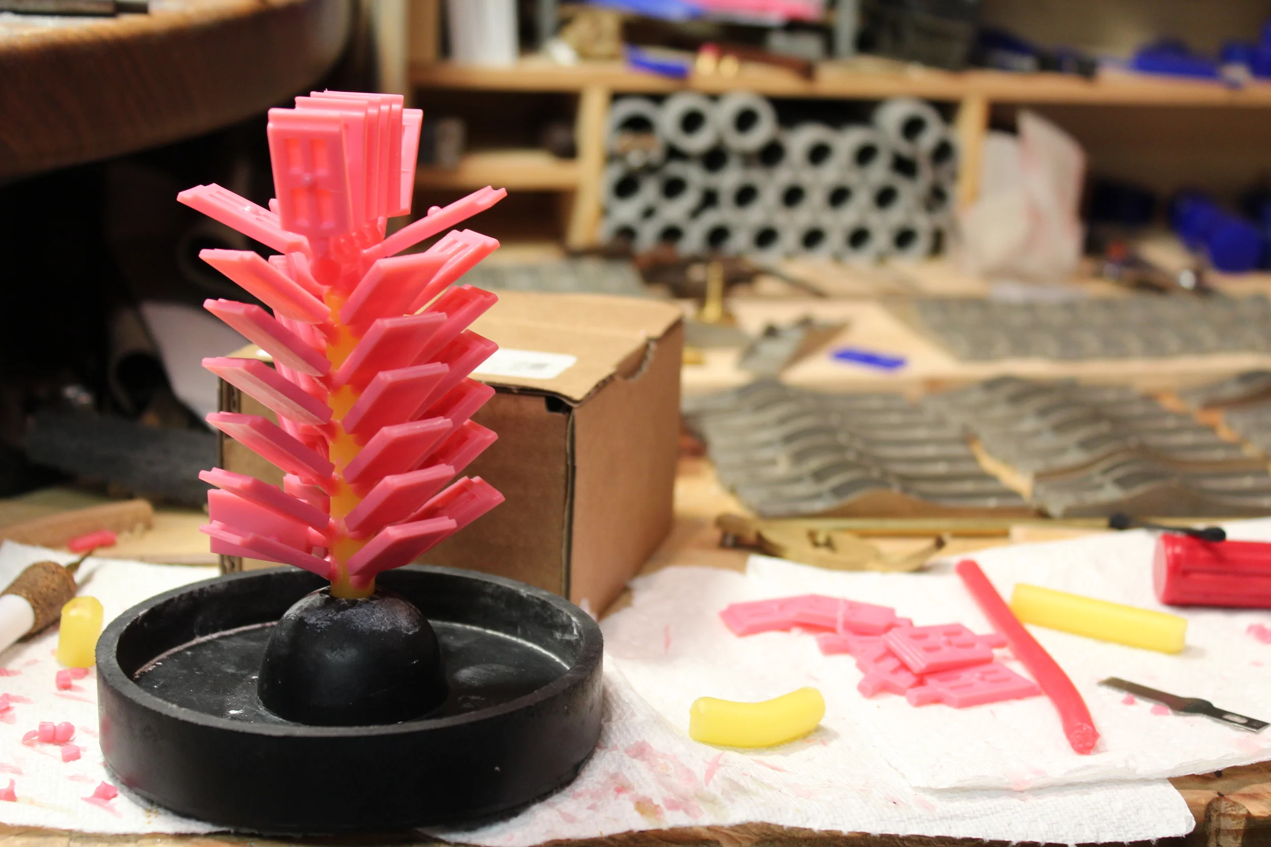 Adjustable mouth wax tree.