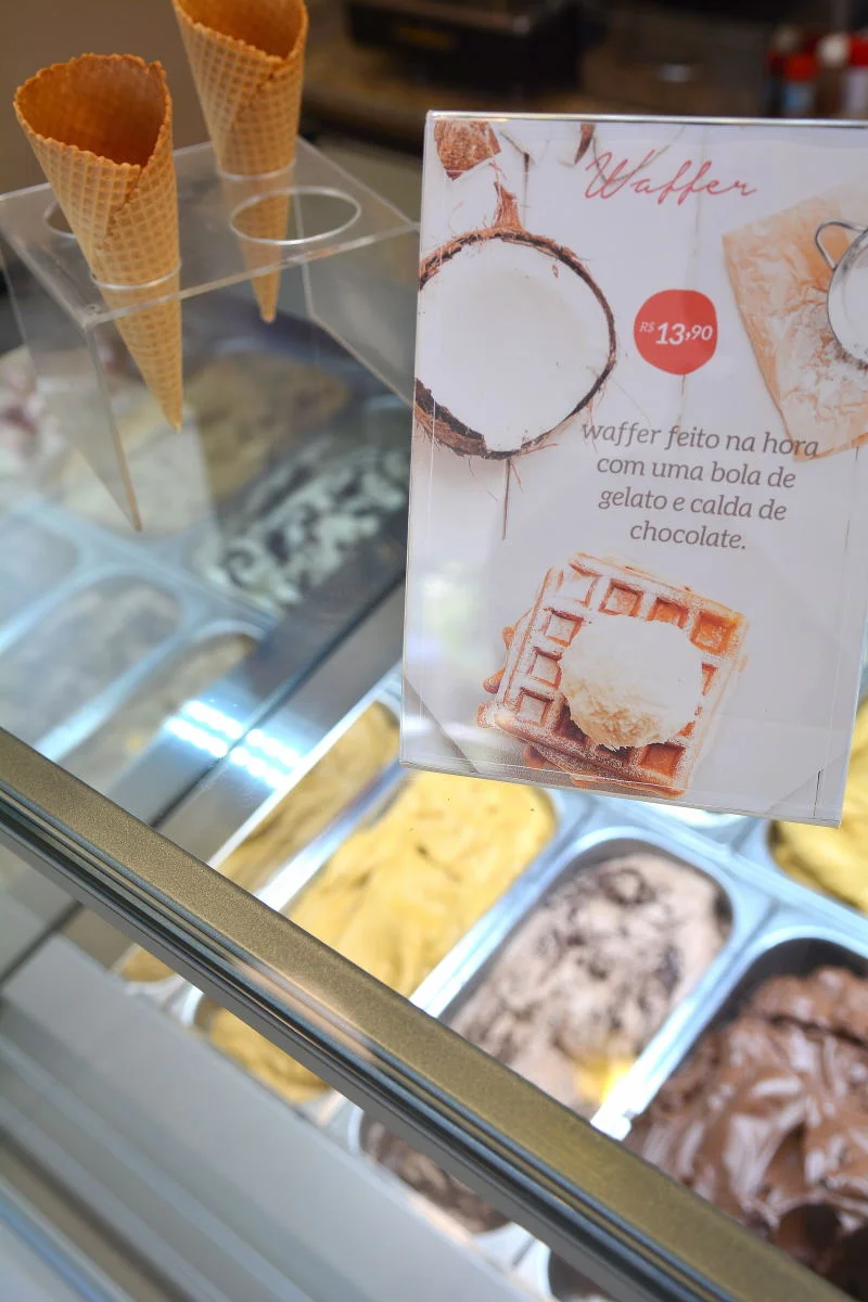 redesign-gelateria-gianluca-zaffari-display-plexo.jpg