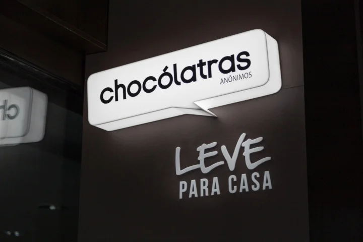 Chocolatras-Store-by-Studio-Cinque-Porto-Alegre-Brazil-06.jpg