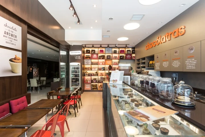 Chocolatras-Store-by-Studio-Cinque-Porto-Alegre-Brazil-11.jpg