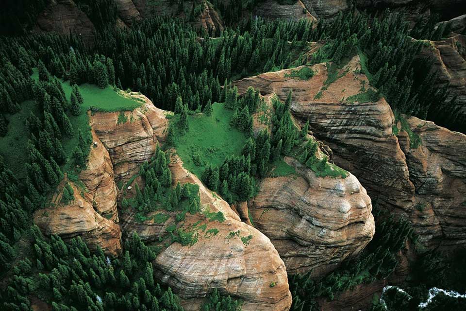 About 90 percent of the total territory of Kyrgyzstan lies in altitudes of 1500 m (nearly 5000 feet). Main mountain chains are Tian Shan ( "Celestial Mountains") and Pamir. Photo from Earth from Above collection by Yann Arthus-Bertrand also known for his documentary Home