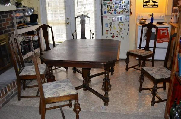 Dining Set with 6 Chairs $100 - Once again another great price for a dining set, a coat of paint and new fabric and this would look great. 