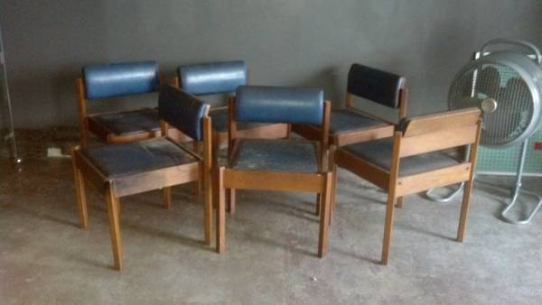 Mid Century Modern Dining Chairs Set of 6 $100 - These look like they might need a little work but could be a cool set. 