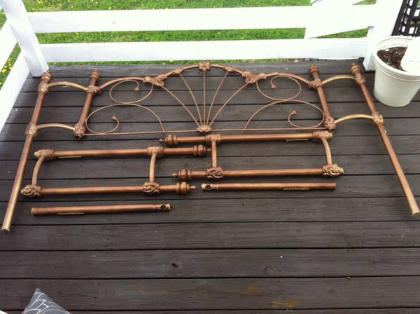 Queen Headboard $25 - Another great price for a bed, this would be easy to spray paint.