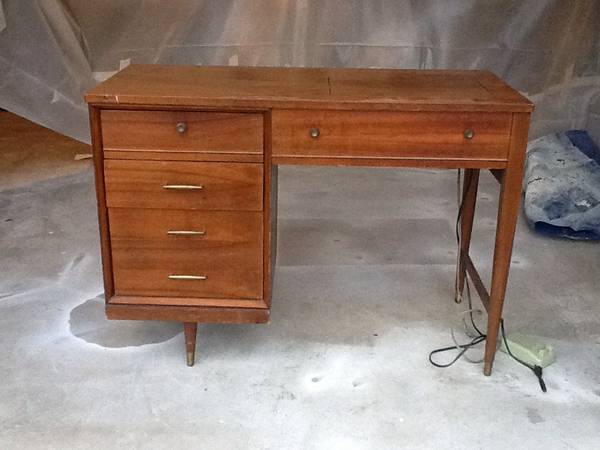 Mid Century Sewing Table $85 - I think this would make a great desk. 