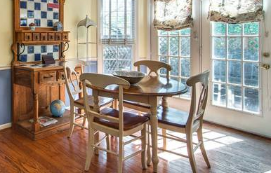 Kitchen Table and Chairs $50 - This is a steal! 