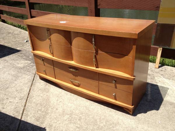 Dresser and Chest $50 - Not sure if it is $50 for both or $50 each but think these could look really cool and modern if painted like high gloss white. 