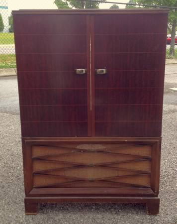 Mid Century RCA TV Cabinet $55 - This needs a bit of tlc but I think it has potential. 