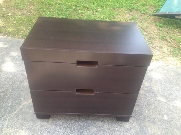Pair of Nightstands $25 - This is a good price for a set, these could be easily painted and would look nice in a modern bedroom. 