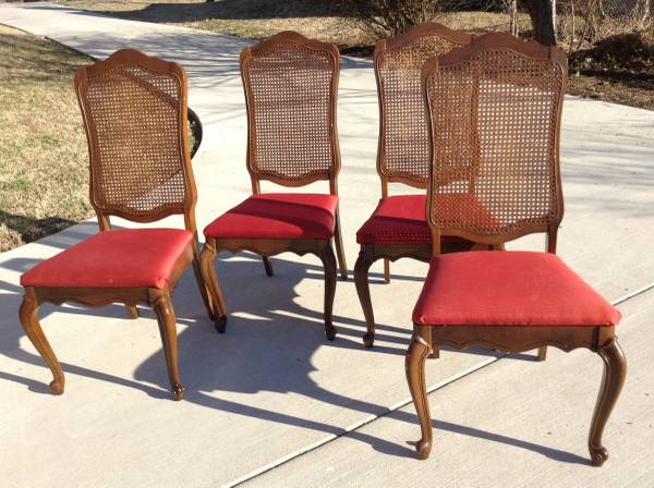Table and 4 Chairs $45 - This is a steal, someone needs to snatch this up. This set would look really good painted and putting new fabric on the seats is an easy fix. 