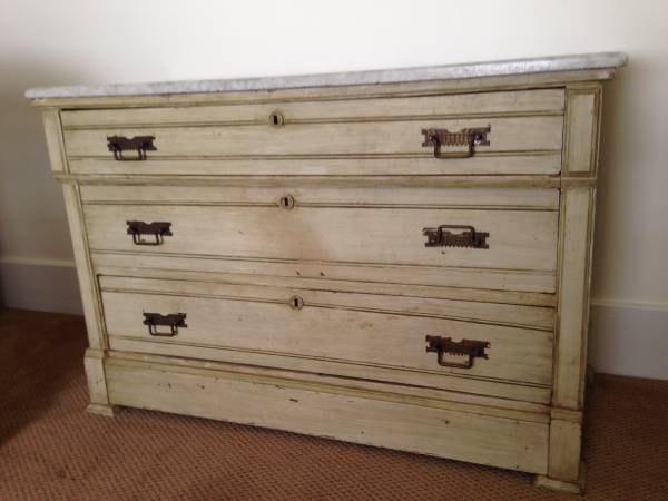 Antique Dresser with Marble Top $300 This is a beautiful dresser that I think would work in a bedroom or could be really pretty in an entry way with a mirror above it. View on Craigslist