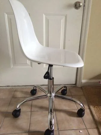 Modern Office Chair$30View on Craigslist&nbsp;
