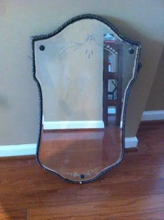 Antique Mirror$45This is a gorgeous antique mirror!View on Craigslist&nbsp;