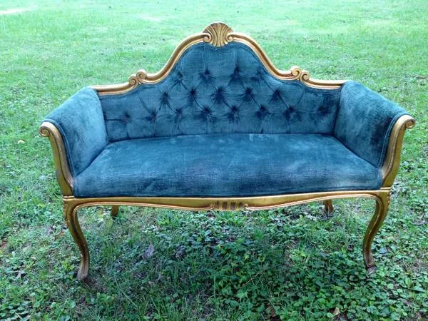Vintage Settee$120This is a pretty settee, I would paint the wood portions to modernize the piece a bit.&nbsp;View on Craigslist&nbsp;