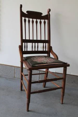 Antique Chair$50View on Craigslist