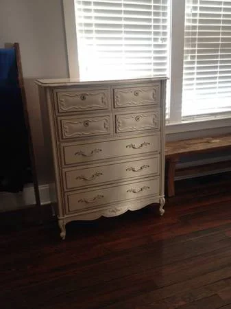Vintage 5 Drawer Dresser$40View on Craigslist&nbsp;