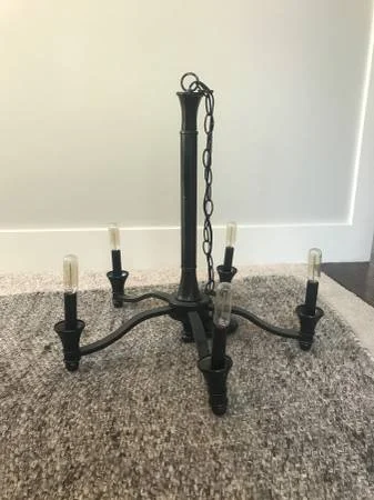 Industrial Chandelier$35View on Craigslist