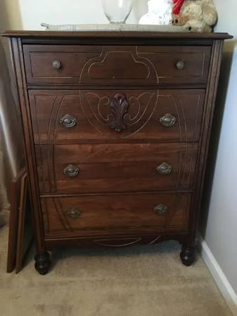 Antique Chest of Drawers$100View on Craigslist