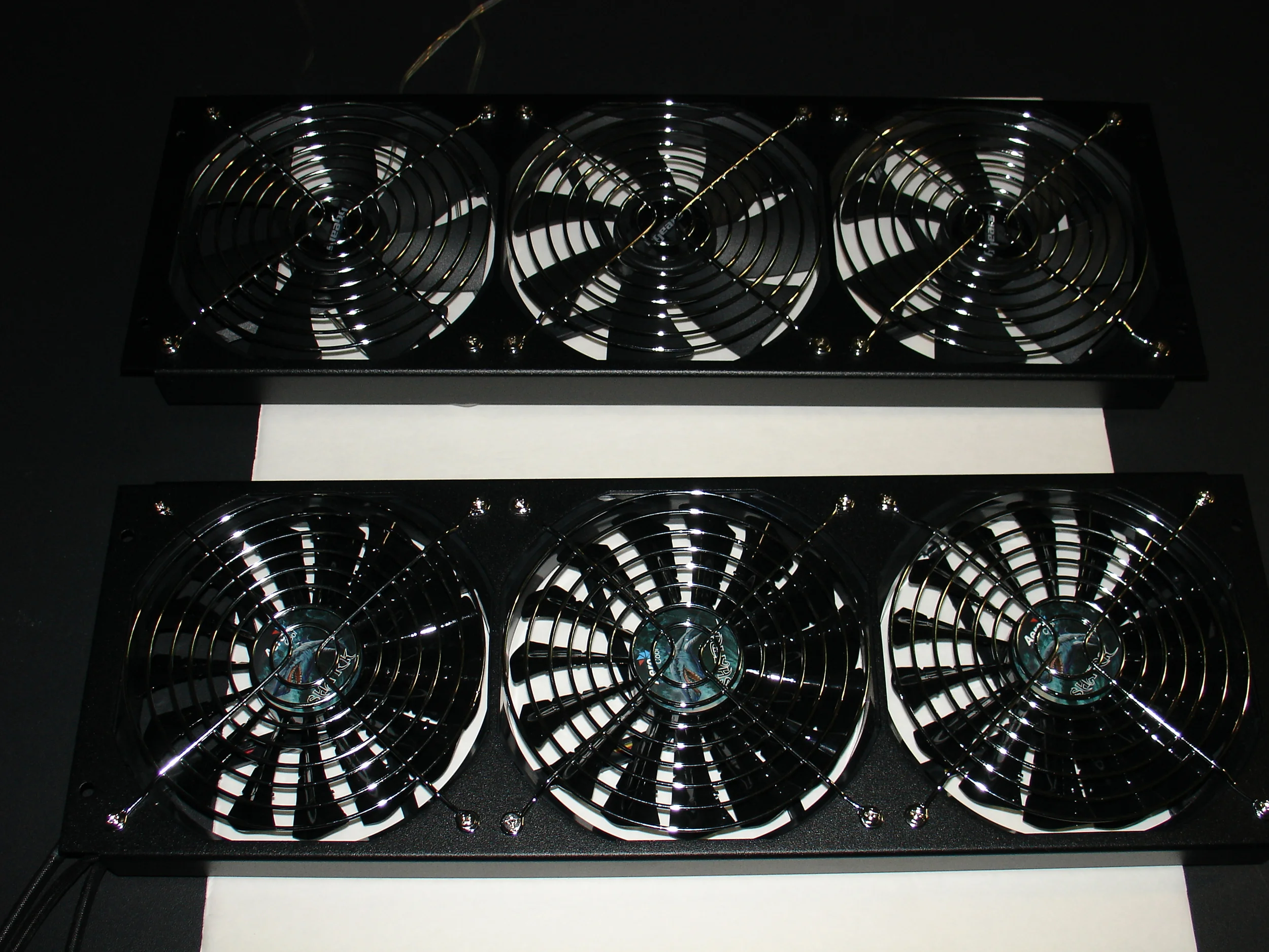 Top and Bottom Fan Trays