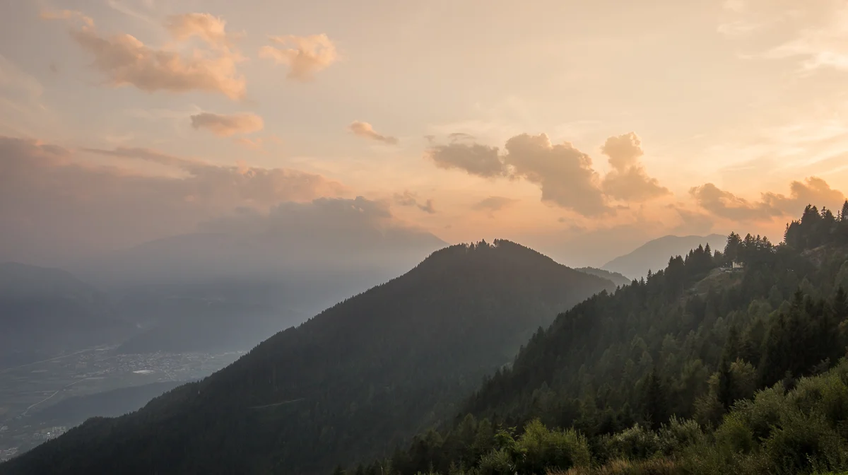 image 1 : selecting a portion of my view to try and condense the scene whilst retaining the sense of scale and grandeur