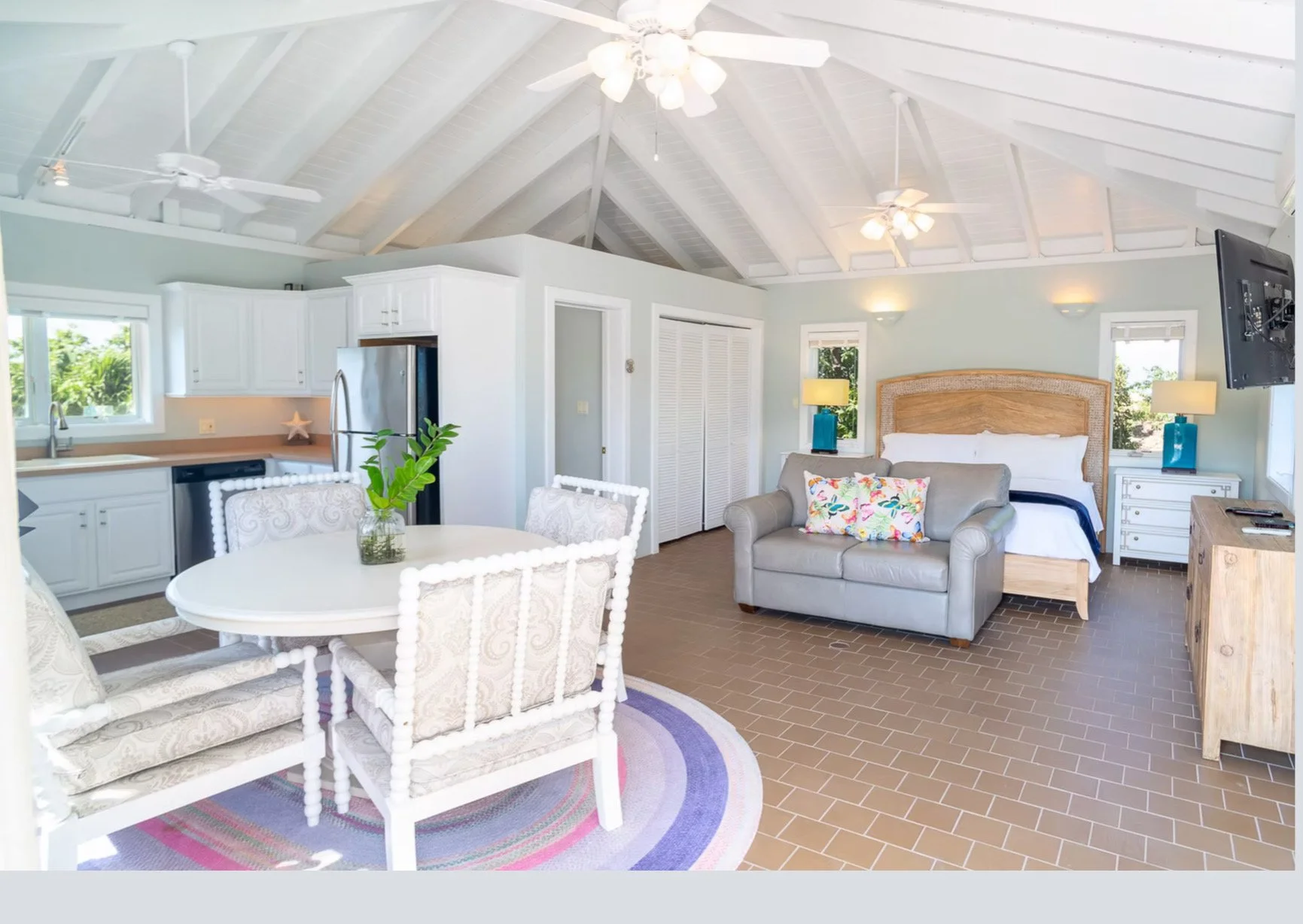 Studio Apartment with En-Suite Bathroom