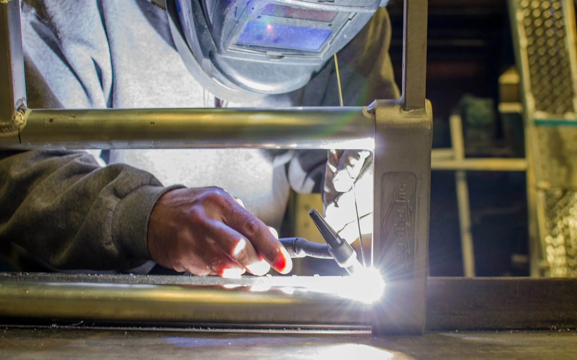 TIG Welded Top Grade Aluminium We TIG weld all of our frames together with 6061/6063 aircraft grade aluminum & our boxes with 5052 marine grade aluminium. They are built to last a lifetime.....two or three lifetimes in fact. We hope your grandkids will be floating down a river with your frame. 