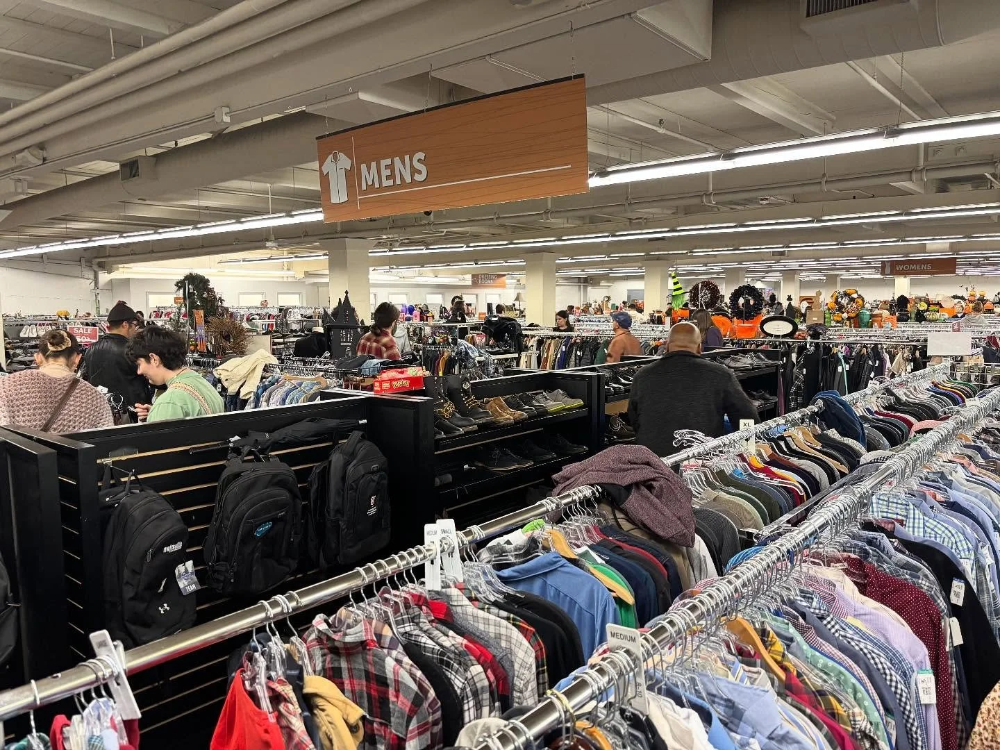 The Dearborn Goodwill is playing straight up Small Faces, Cream, Paul Butterfield, Yardbirds, Cliff Richard(!), and I am here for it!

You forget how many really &ldquo;acquired taste&rdquo; BluesNoodle guitar solos there are until you hear them out 