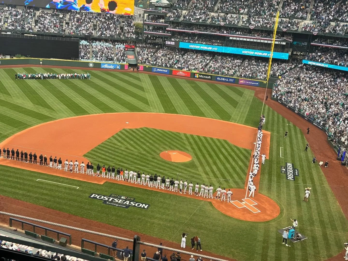 I think the greatest threat to America is the Mariners not defeating the Blue Jays tonight. God save our Republic.