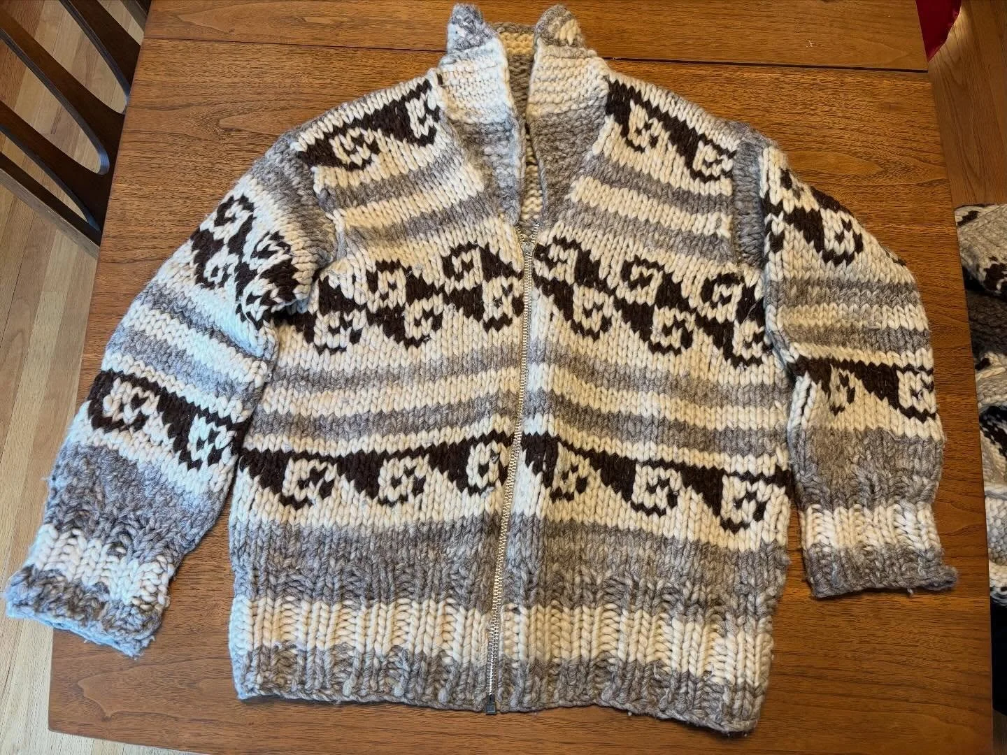 Inspired by an introspective deep dive @theironsnail did into Cowichan knitting I wanted to share some of the Coast Salish pieces I&rsquo;ve collected.

When I was a kid my cousins, aunts and uncles all wore hats and sweaters they bought on Vancouver